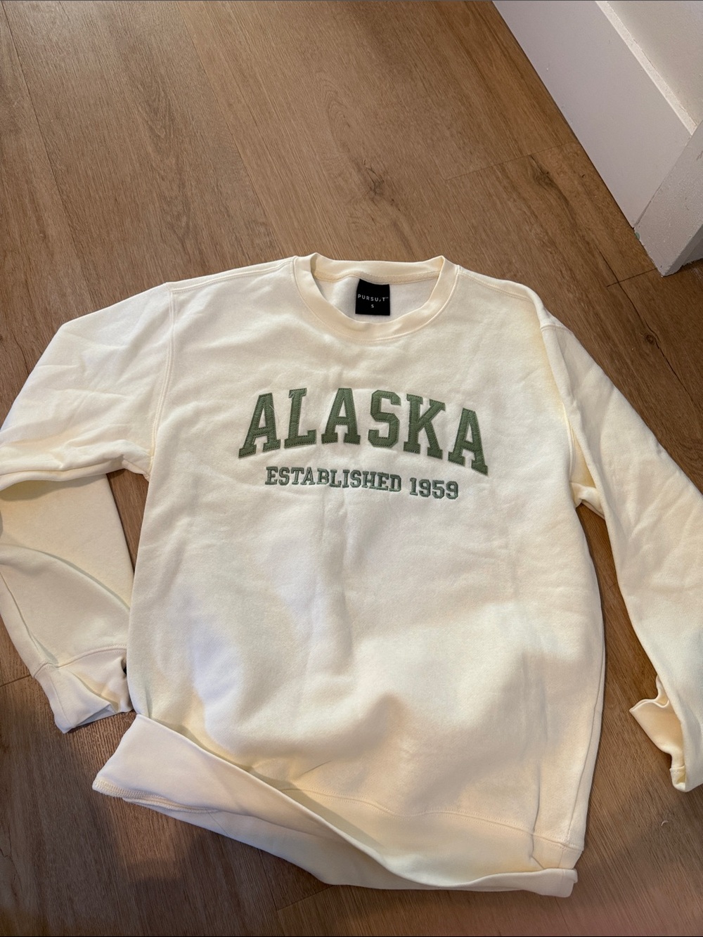 Alaska Graphic Crewneck Sweatshirt in Cream